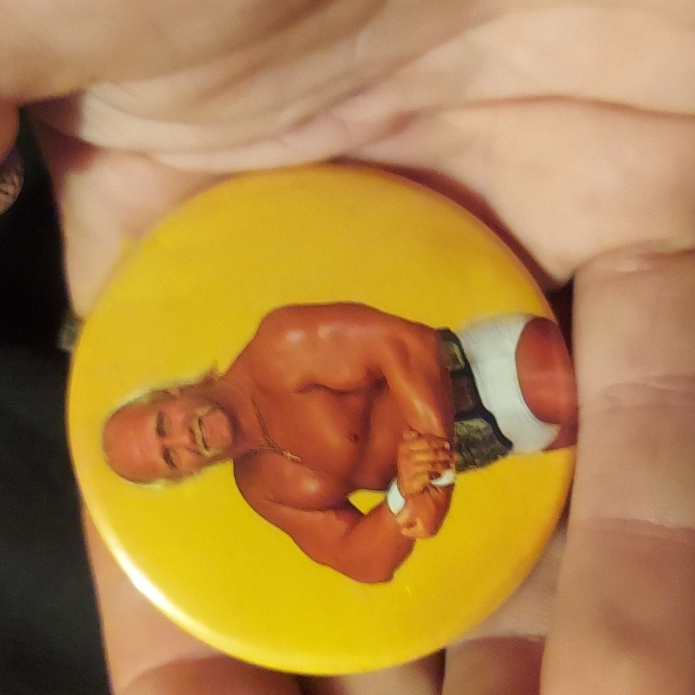 80s? 90s? W.w.f. / hulk hogan large promo swag button!